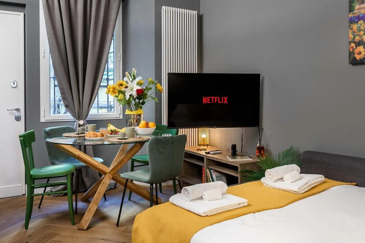 Lovely Apartment Milan - Duomo - Milan Lin Airport