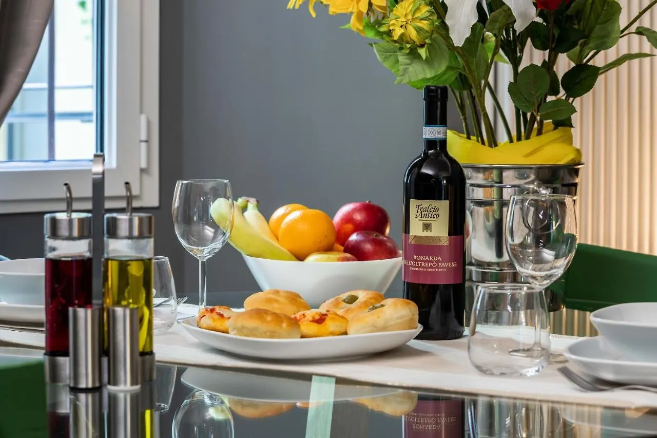 Lovely Apartment Milan - Duomo - Milan Lin Airport
