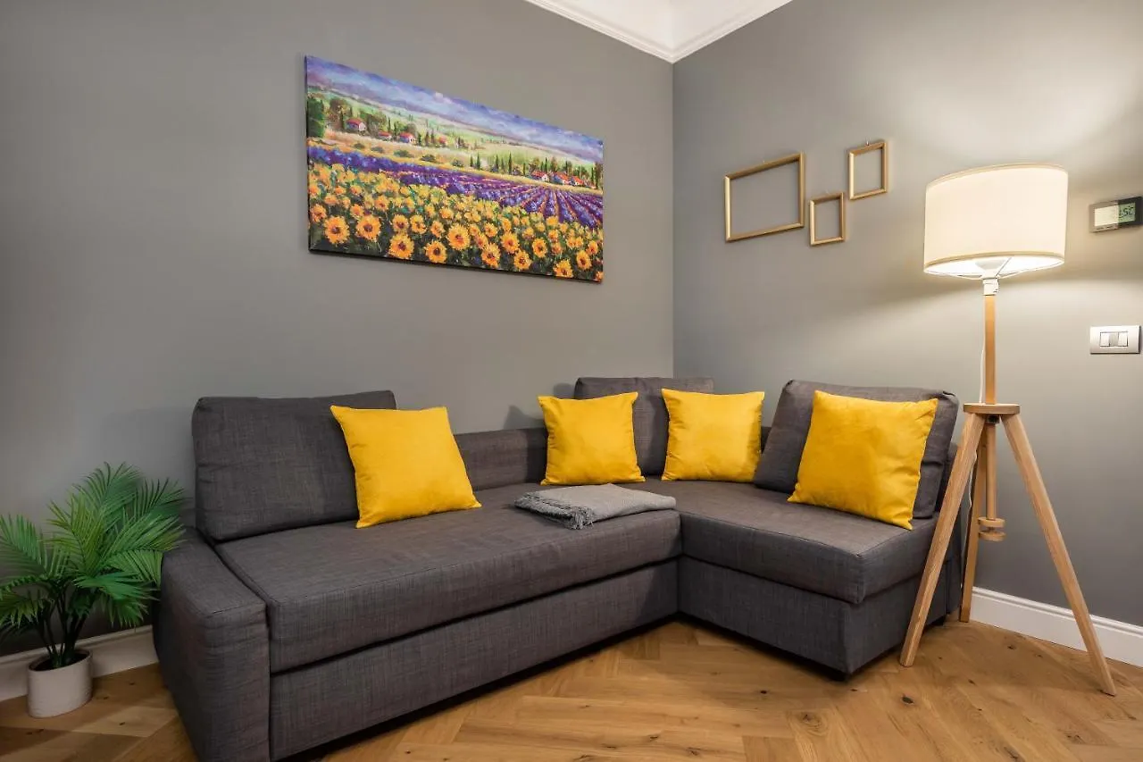 Lovely Apartment Milan - Duomo - Milan Lin Airport 0*,  Italy